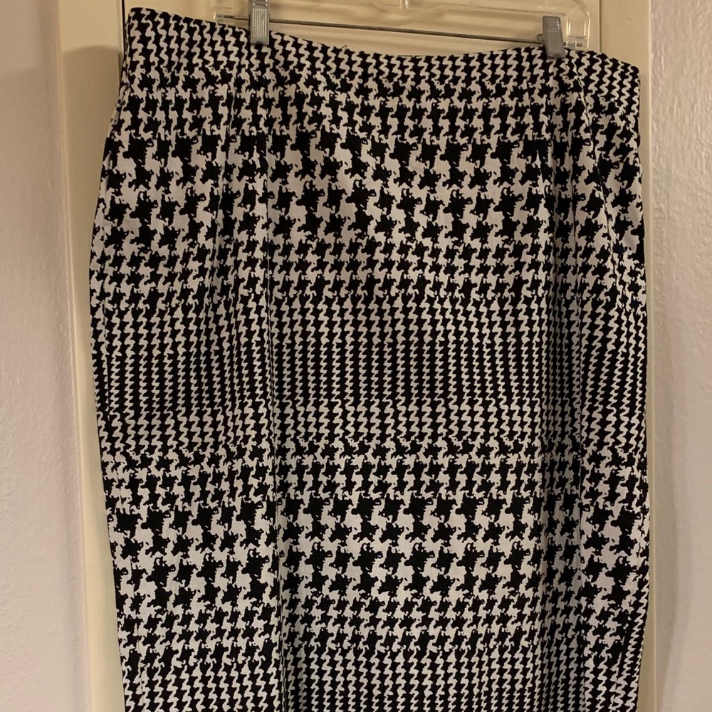 Gently worn, plus size, pencil skirt; Sz. 20W